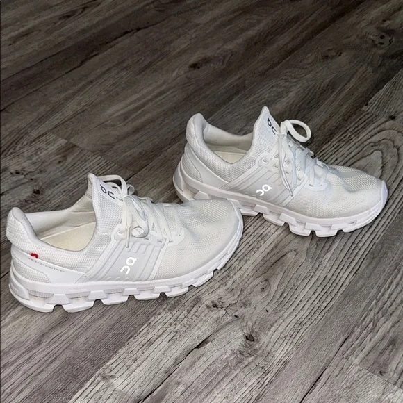 On Running Cloud Swift AD White Athletic Shoes with Chunky Sole - Picture 1 of 7